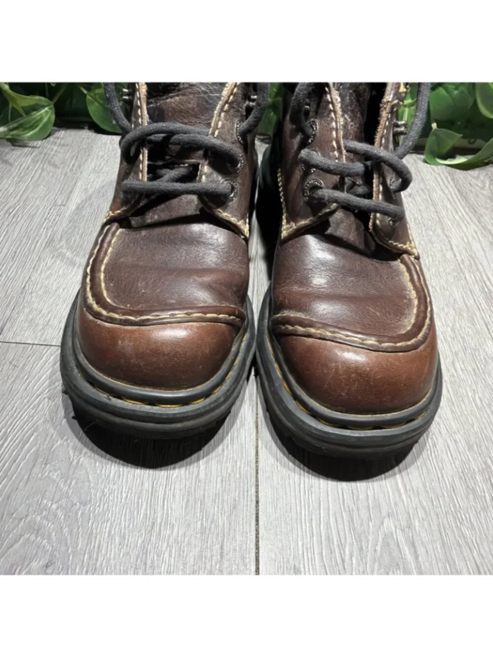 VTG Dr. Martens Brown Leather Ankle Boots 9275 England Sz W 7 Combat Y2K - 90s